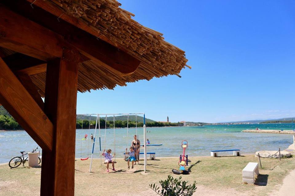 Apartments Kraj, Tratica Beach Kraj  エクステリア 写真